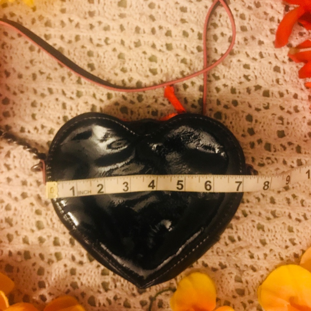 Princess Vera Wang Girl’s Heart Shaped Bag - Picture 6 of 8